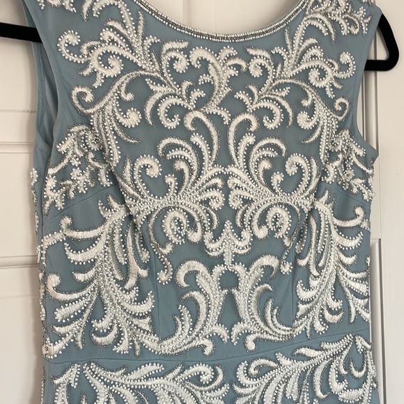 Aidan Mattox Baby Blue w white Embroidery + pearls sleeveless gown size 0 - Picture 2 of 5